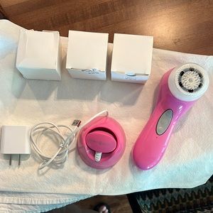 Clarisonic Mia 3 facial cleansing system with 3 replacement brushes